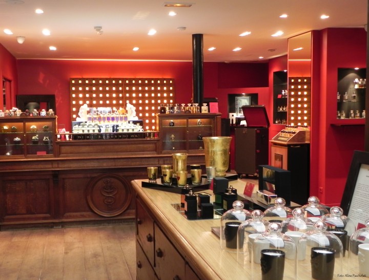 Interior da Jovoy Parfums Rares (2)